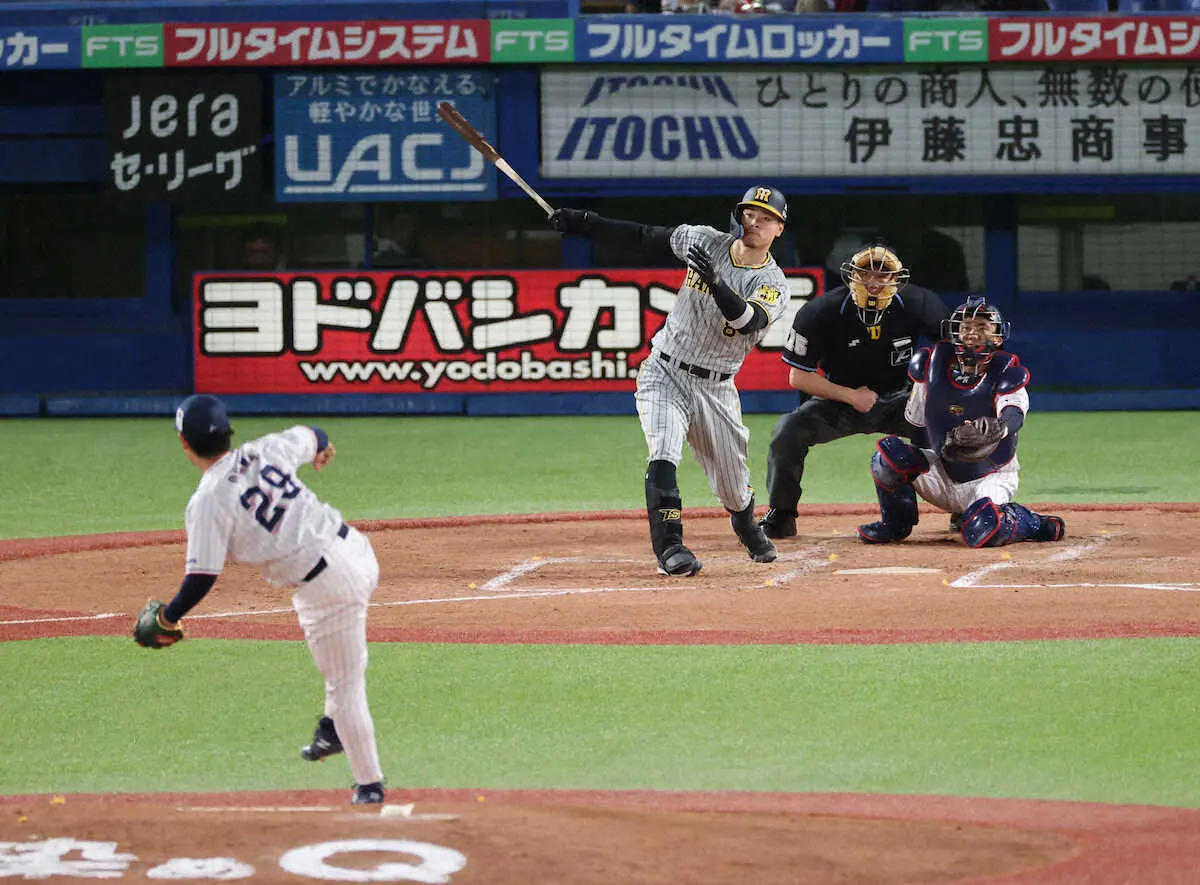 【画像・写真】阪神・佐藤輝“同期の絆”2発！村上をバットで助けた「援護点を取れて良かった。存在心強いっス」