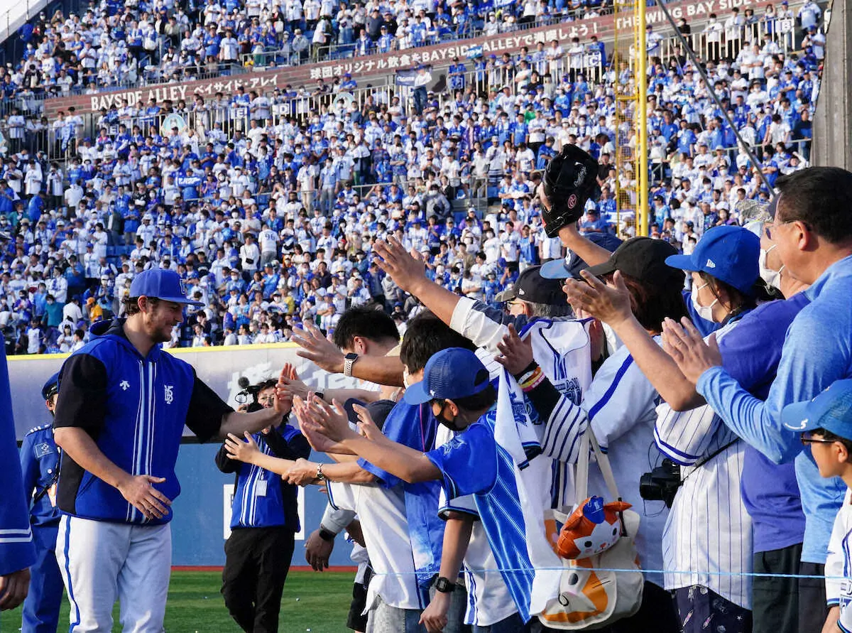 【画像・写真】DeNAバウアー初登板で来日初勝利「ヨコハマシカカタン！」超大物あいさつ代わり7回1失点毎回の9K