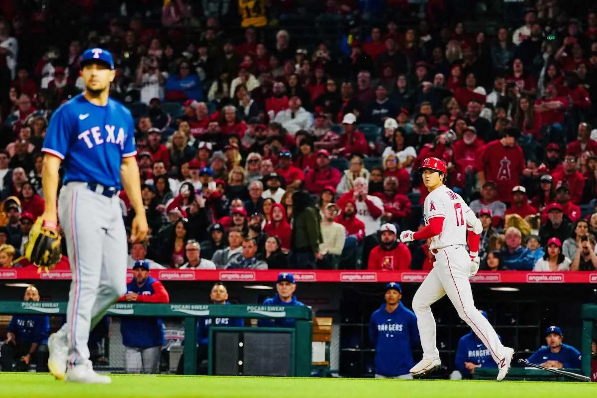 【画像・写真】大谷翔平　第3打席は三邪飛　珍しく感情あらわ、ヘルメット打ち付け悔しがる　首位攻防・レンジャーズ戦