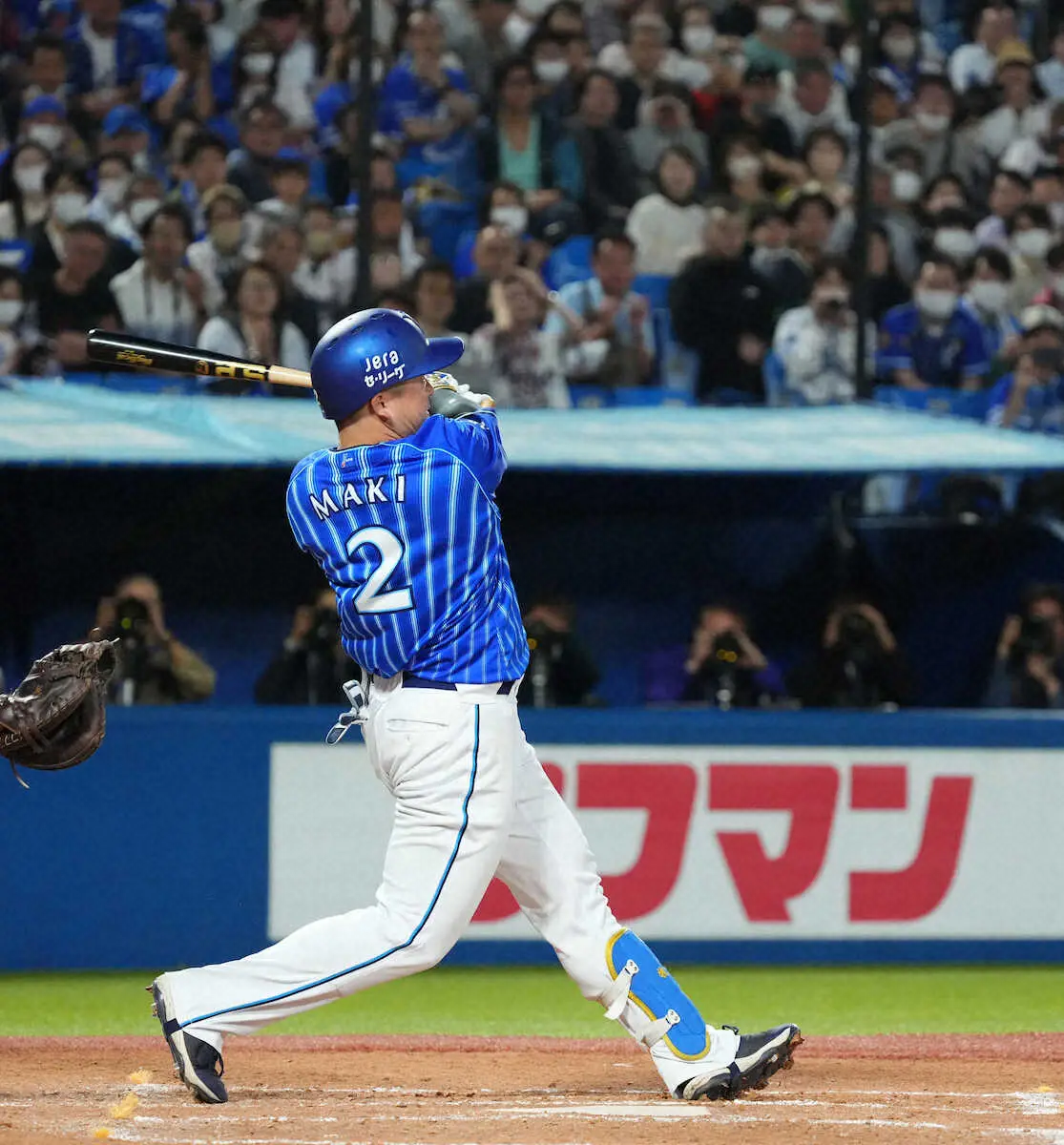 【画像・写真】DeNA・牧　プロ初のグランドスラム！ハマ打線が神宮の夜空に連日の“花火大会”