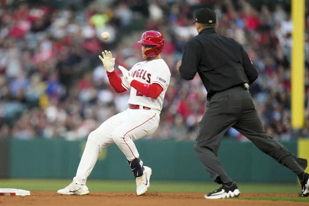 【画像・写真】エンゼルス・ドゥルーリー　「ノー兜」、零敗逃れる意地の7号も　ファン「仕方ない」「気持ちわかる」