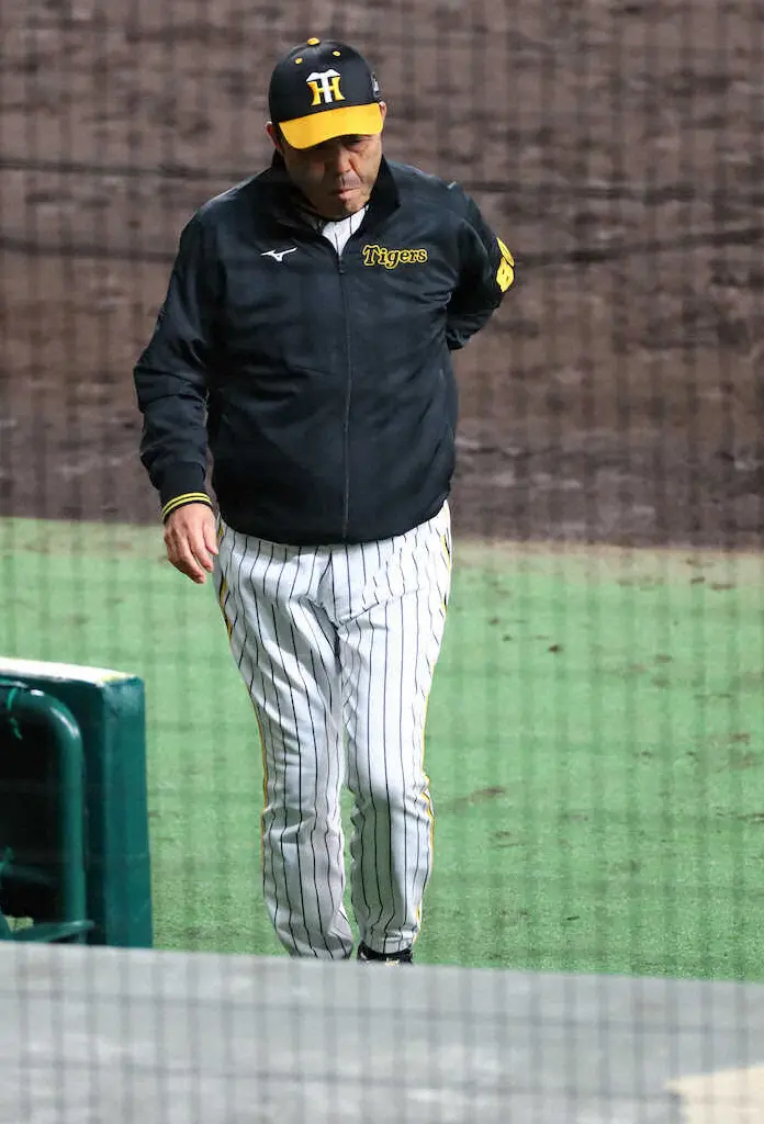 【画像・写真】【阪神　岡田監督語録】電光掲示板のトラブルに「あれでおかしなったよなあ。なんやったん？」