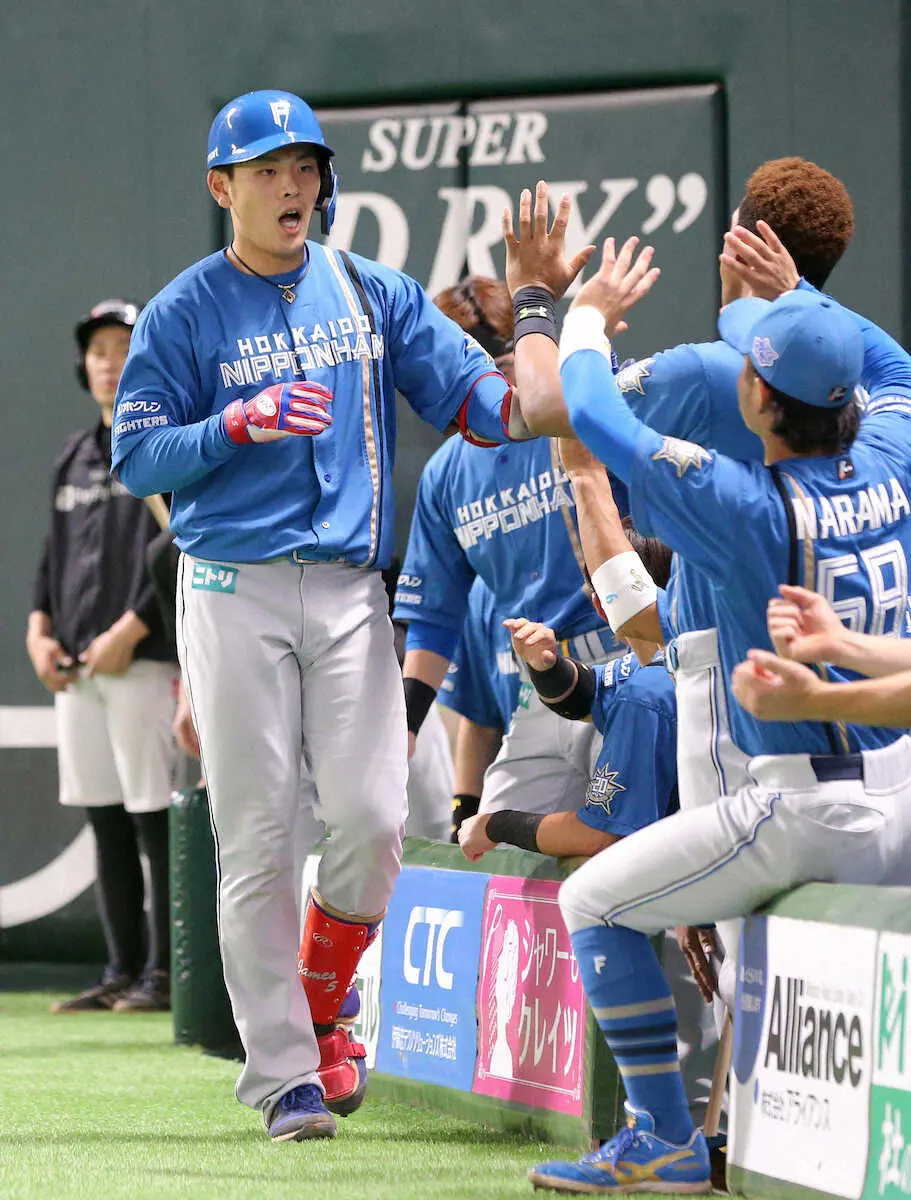 【画像・写真】日本ハム・野村　左翼席中段へ特大145メートル5号ソロ「完璧だったっすね。久々に」