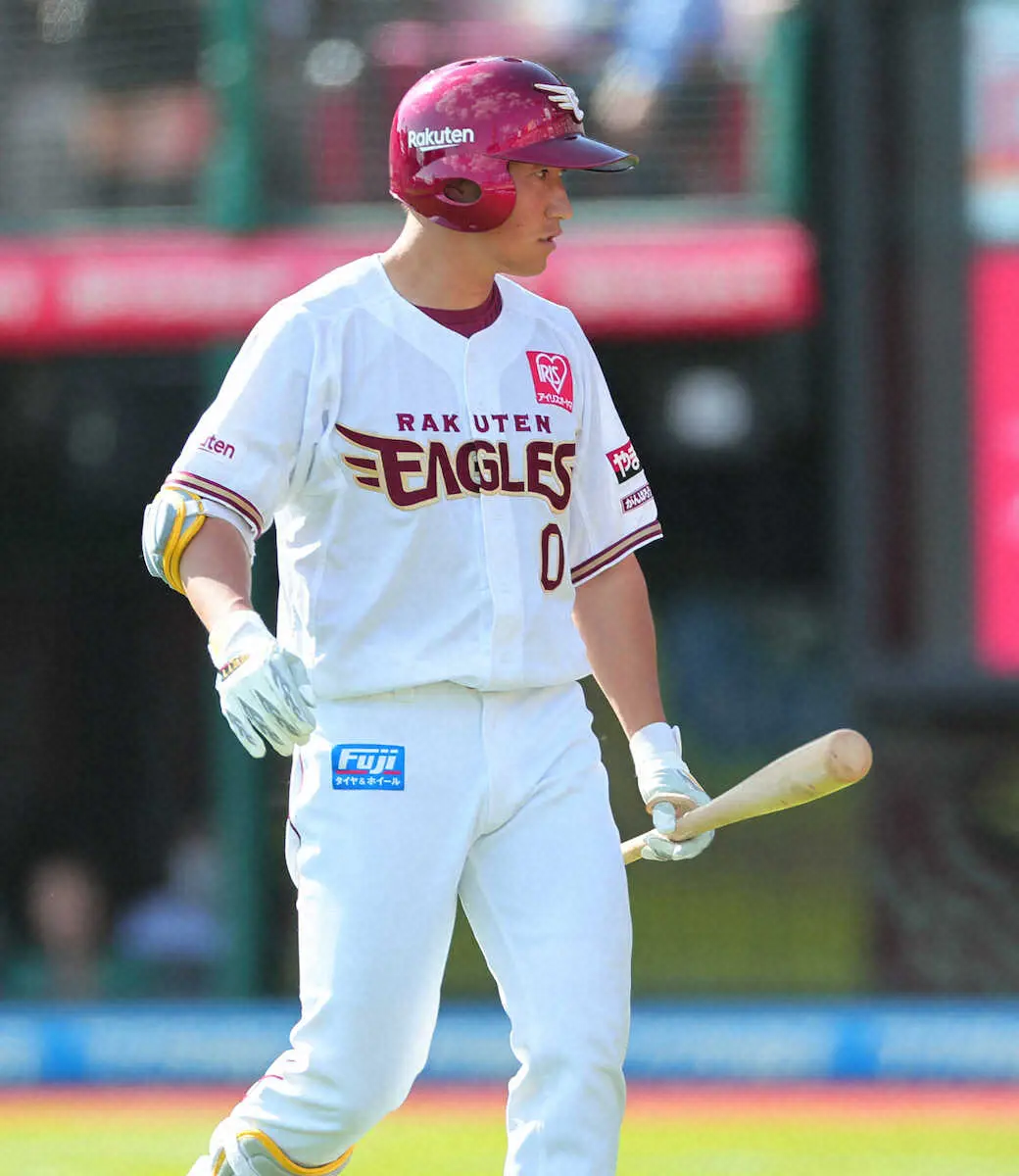 【画像・写真】スタンドもどよめいた!?　楽天・石井監督の執念采配　4回1死二、三塁、1ボールから動いた