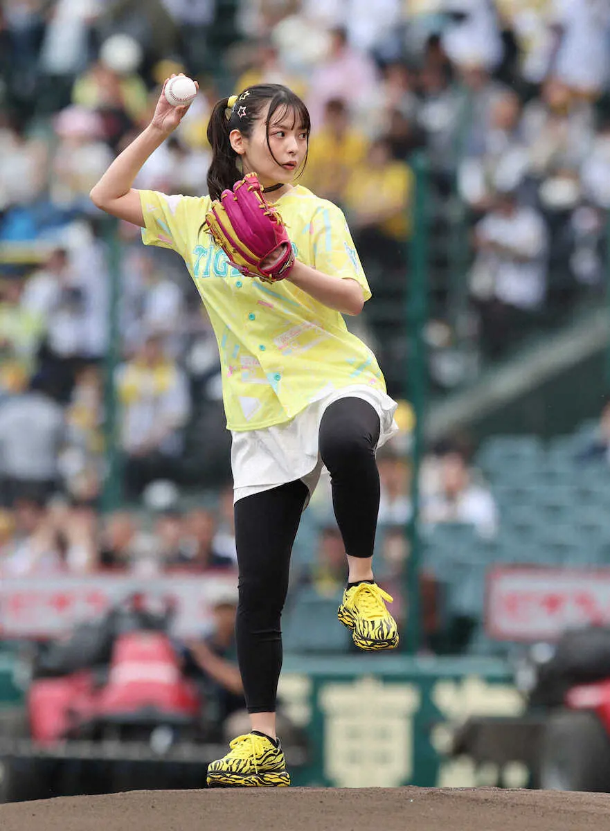 【画像・写真】「うる星やつら」のラムちゃん声優・上坂すみれが阪神戦ファーストピッチ「緊張しつつもとても感激」