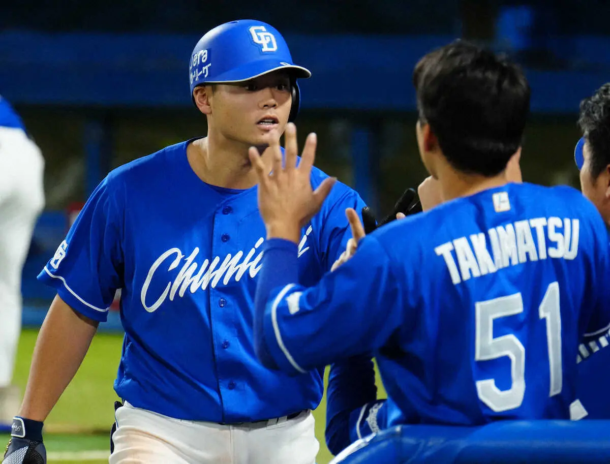 【画像・写真】中日　現役ドラフトで加入の細川が移籍後初アーチ　逆方向の右中間に運び「いい形で捉えられた」