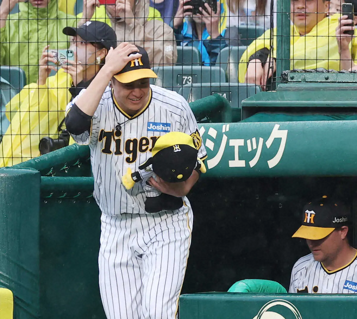 【画像・写真】「大丈夫！？笑」「クソ可愛い」　阪神・大竹がファンを虜にした“珍トラブル”