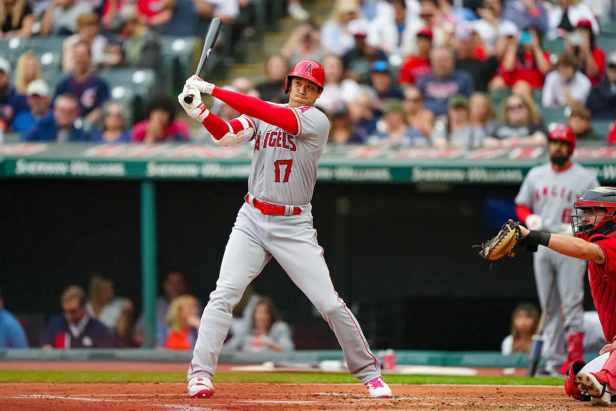 【画像・写真】エンゼルス・大谷「母の日」仕様ピンクスパイクで激走も「魔の8回」6失点逆転負け