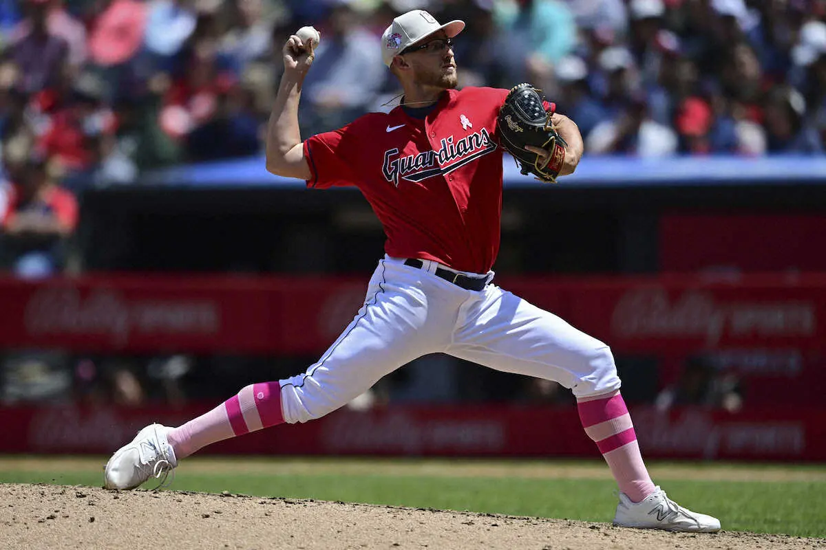 【画像・写真】大谷翔平の同僚サンドバルが高校のチームメートと投げ合い「凄くクールで驚きだよ」