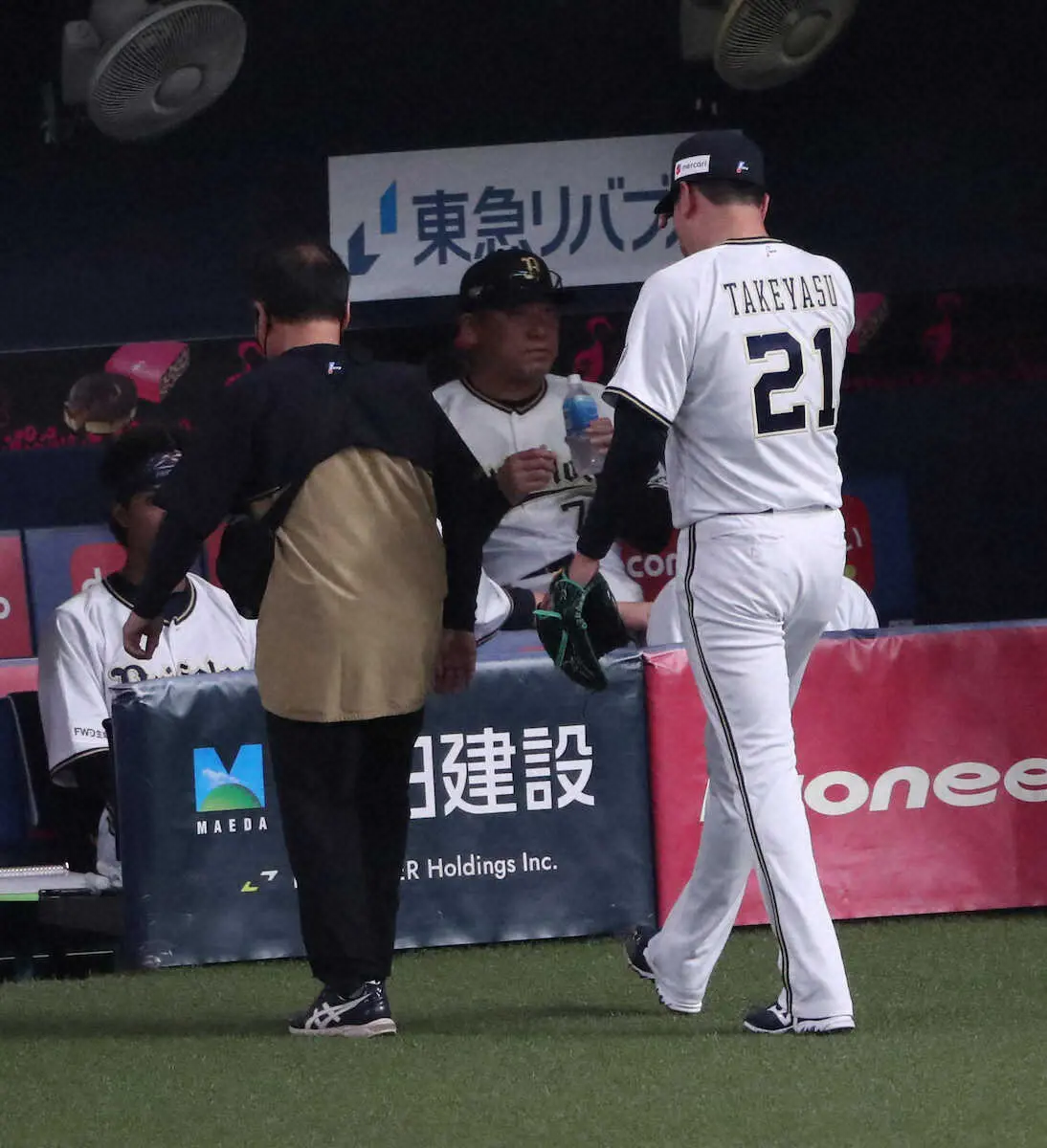 【画像・写真】オリックス、由伸代役の竹安も緊急降板…右肘に違和感　非常事態続く