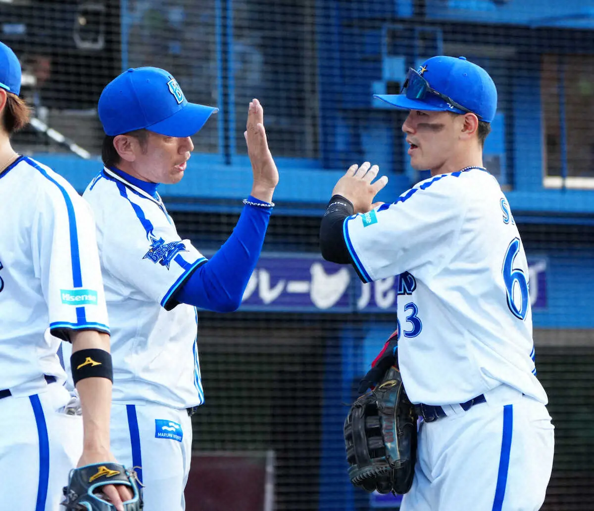 【画像・写真】DeNA関根　先制＆V打と3死球抗議“先陣”「キャプテンが当てられたりとかあったんですけど…冷静に」