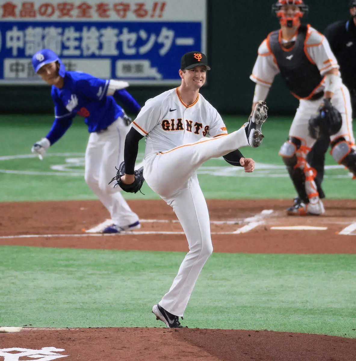【画像・写真】オリックスから加入の巨人・鈴木康　今季初登板1回無失点「みんなのパワーを借りた。ホッとした」