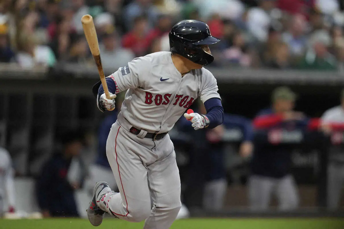 【画像・写真】レッドソックス・吉田　フェンス直撃二塁打　メジャー初の振り逃げも記録