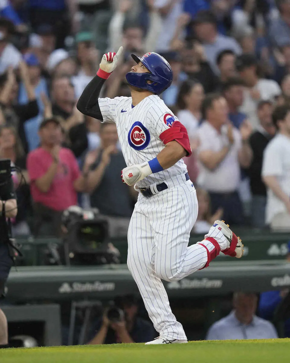 【画像・写真】カブス鈴木誠也　今季本拠地初アーチの先制6号ソロ！2回に4試合ぶり中越え弾　生還時にズッコケも