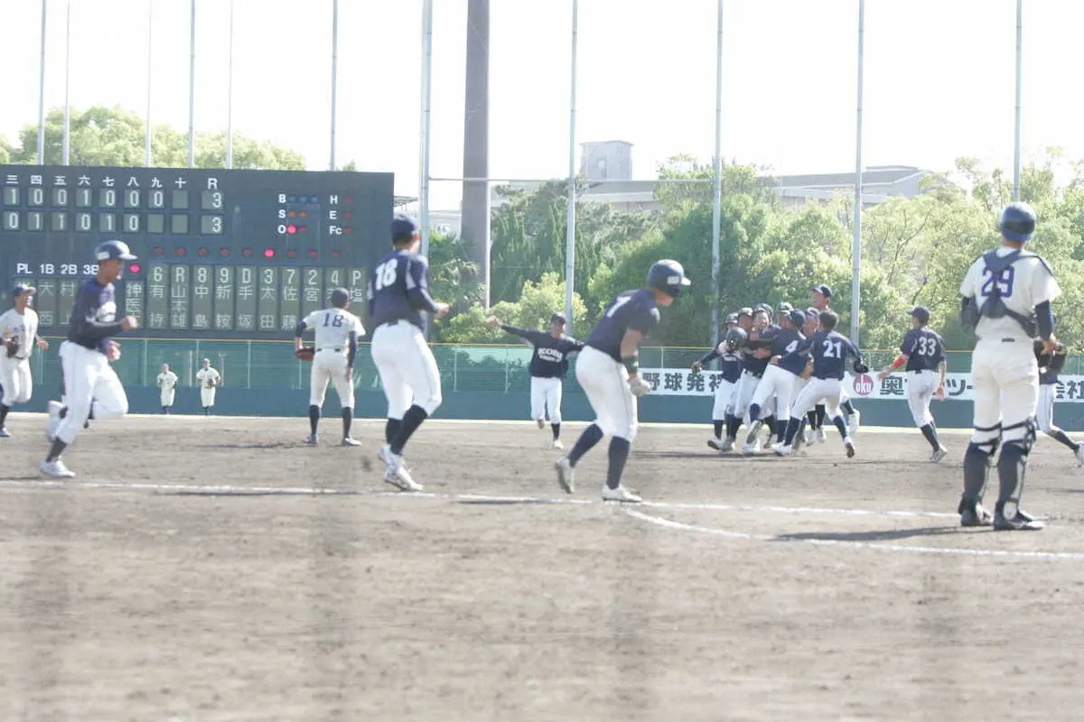 【画像・写真】神戸医療未来大、サヨナラ勝ちで1勝1敗に　近畿学生野球入替戦