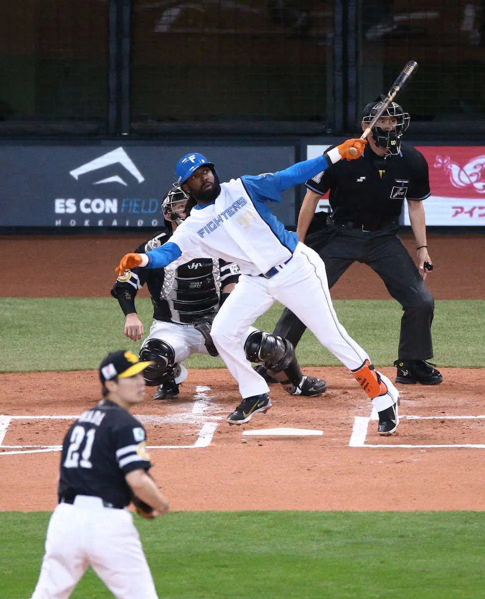 【画像・写真】日本ハム新庄監督「いいっすね。面白い選手になってくれそうな予感がします」初本塁打のハンソン期待