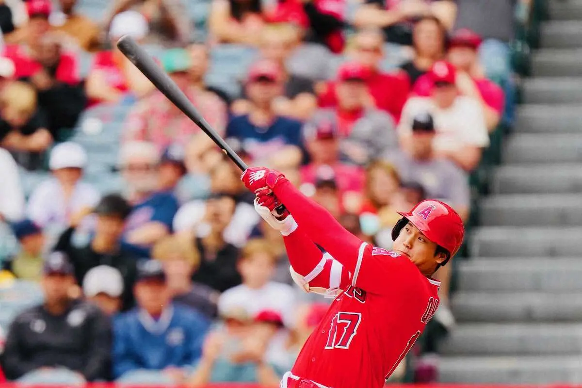 【画像・写真】＜エンゼルス・マーリンズ＞4回、右前打を放つ大谷（撮影・会津　智海）