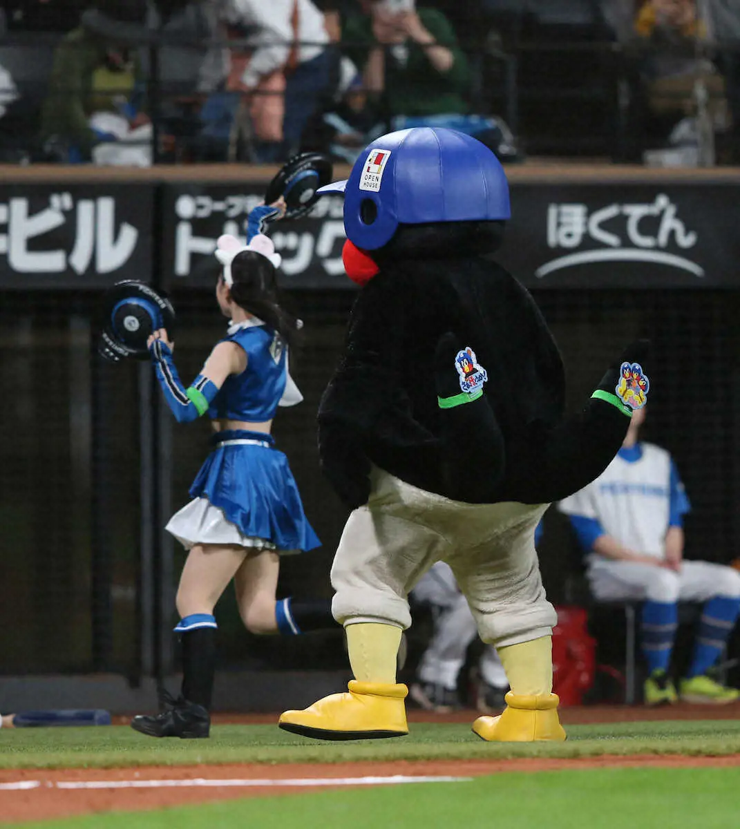 【画像・写真】ヤクルト11連敗…球団史上8度目の悪夢　村上3三振、8安打1点…遠いホーム　石川は万波ソロ2発に沈む