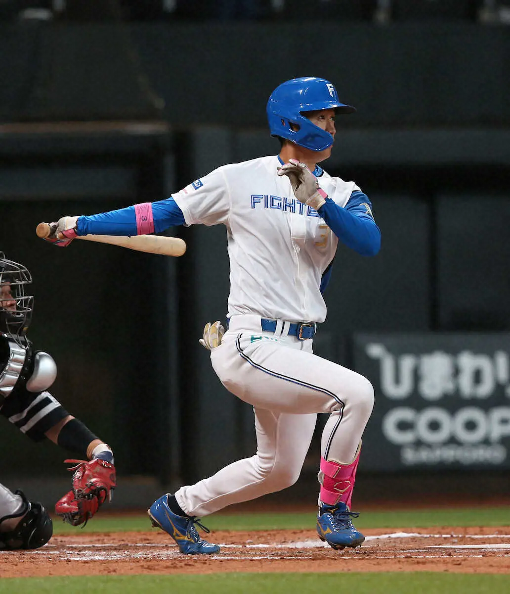 【画像・写真】日本ハム「逆輸入ルーキー」加藤豪将　うれしいNPB初本塁打！右中間席へ貴重な追加点となる1号ソロ