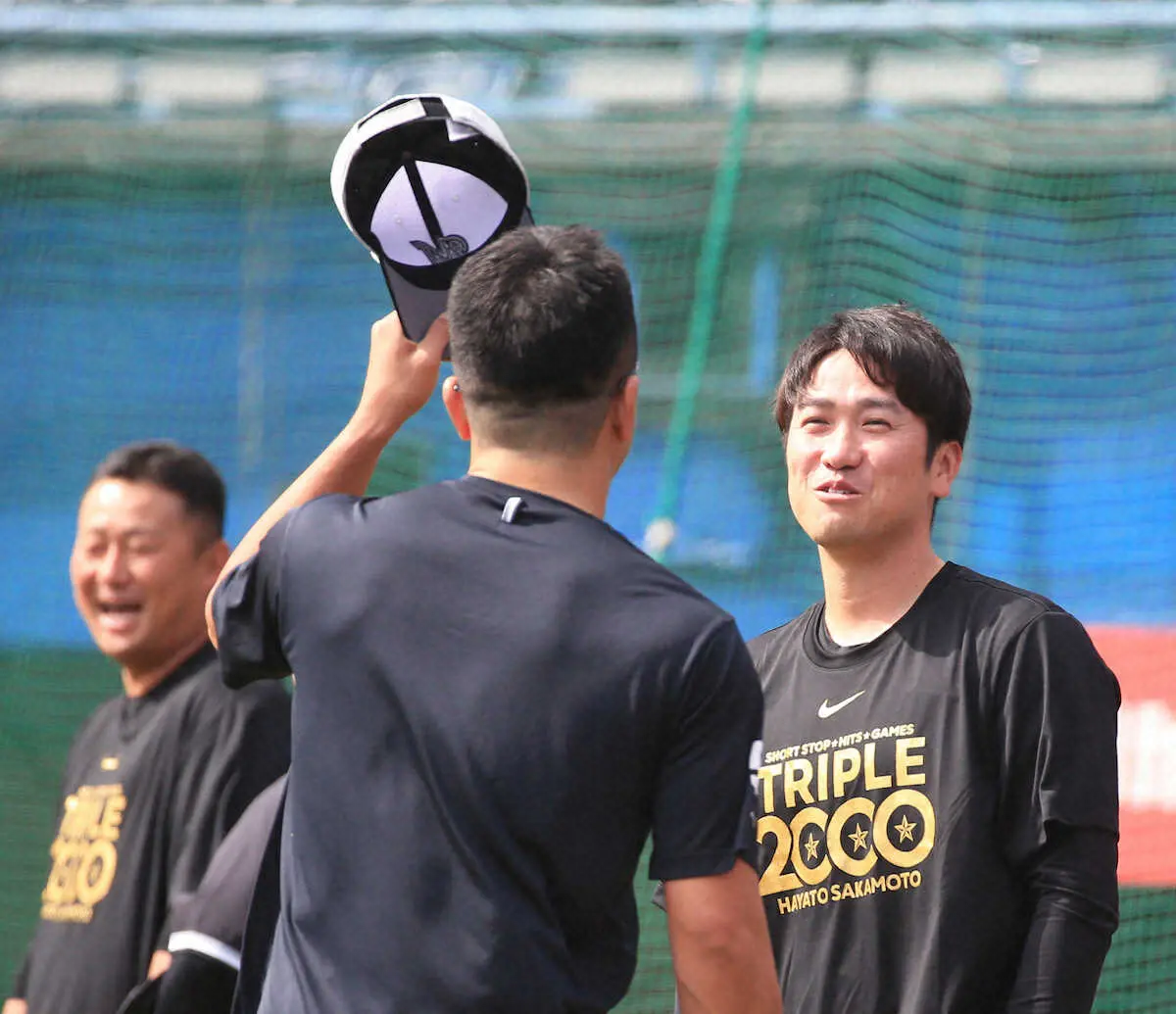 【画像・写真】ロッテ沢村、トレードマークの長髪バッサリ「カッコいいでしょ？」