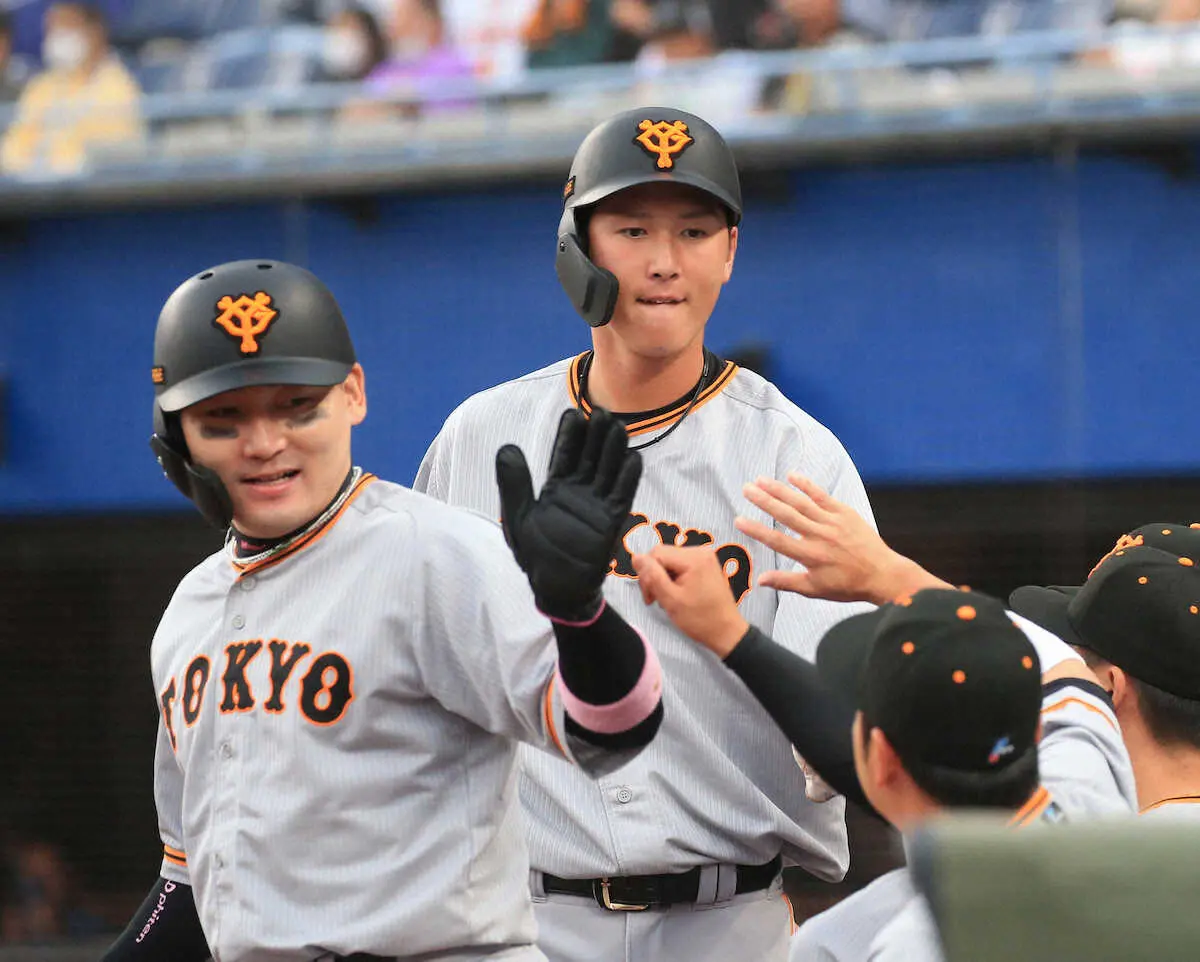 【画像・写真】巨人・丸佳浩が9試合24打席ぶり安打！　初回先制のホーム踏むと、2回も2打席連続安打放つ