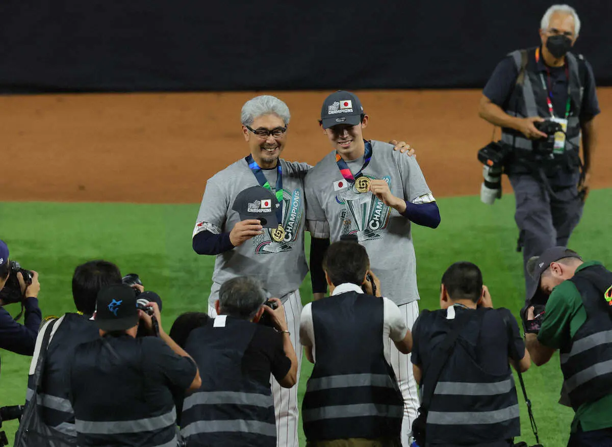 【画像・写真】退任の栗山監督へ感謝　ロッテ朗希「最高の経験」吉井監督「一生の思い出、最高の財産」