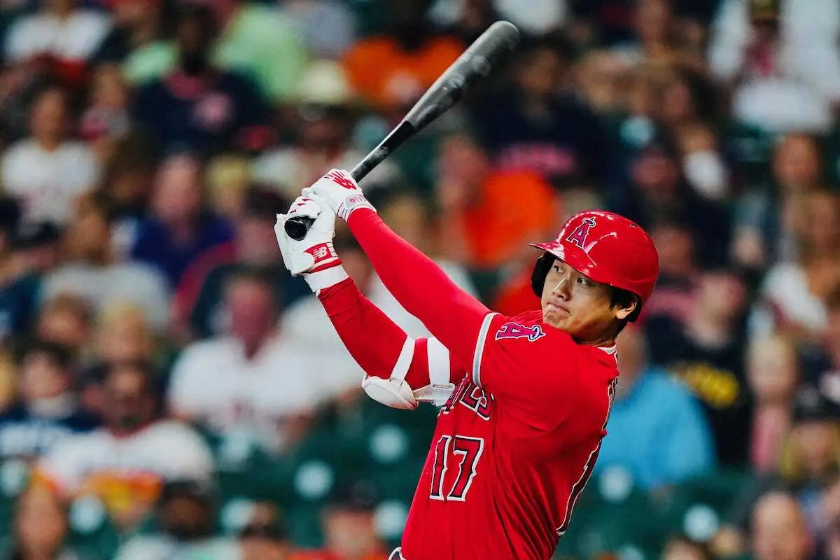 【画像・写真】大谷翔平　2試合10打席ぶり安打！177キロ痛烈中前打　二刀流一夜明け、2試合連続で1番座る