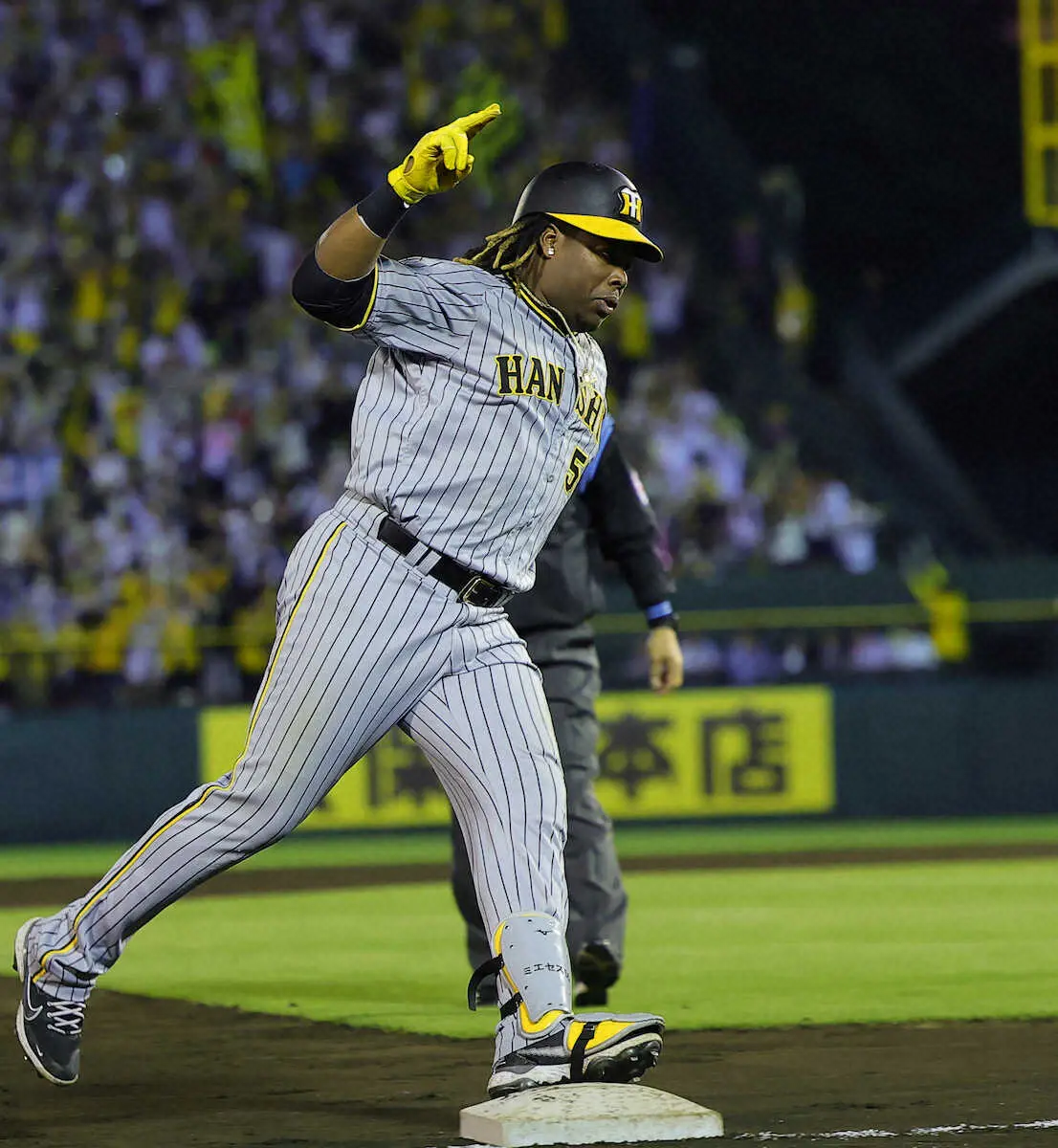 【画像・写真】阪神・ミエセス　中堅右へ豪快4号　西勇負傷降板の不穏な空気を一掃するアーチ