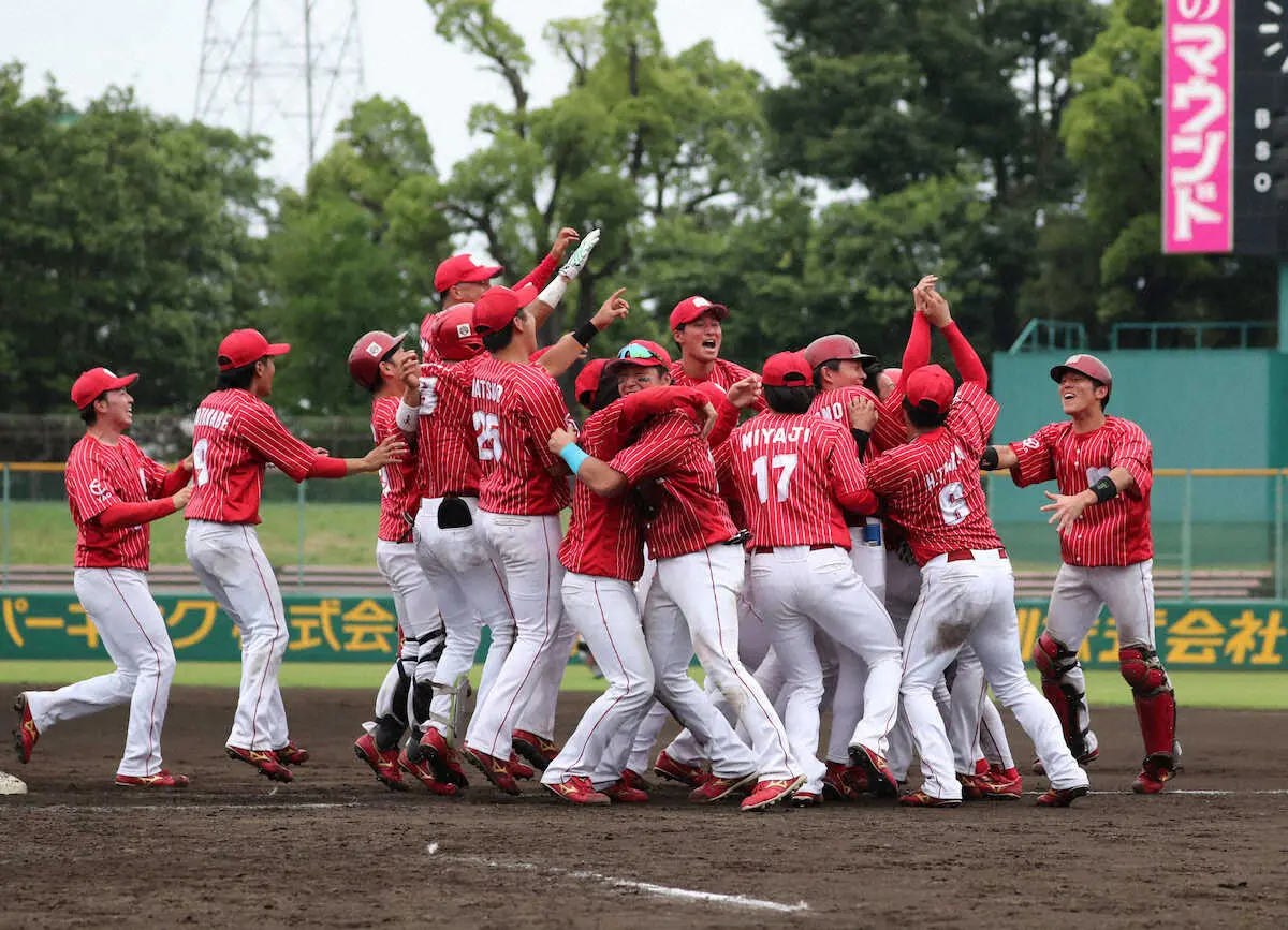 【画像・写真】ミキハウス　10回逆転サヨナラ都市対抗本戦切符　陣田監督「これで終わりではない。東京ドームで勝つ」