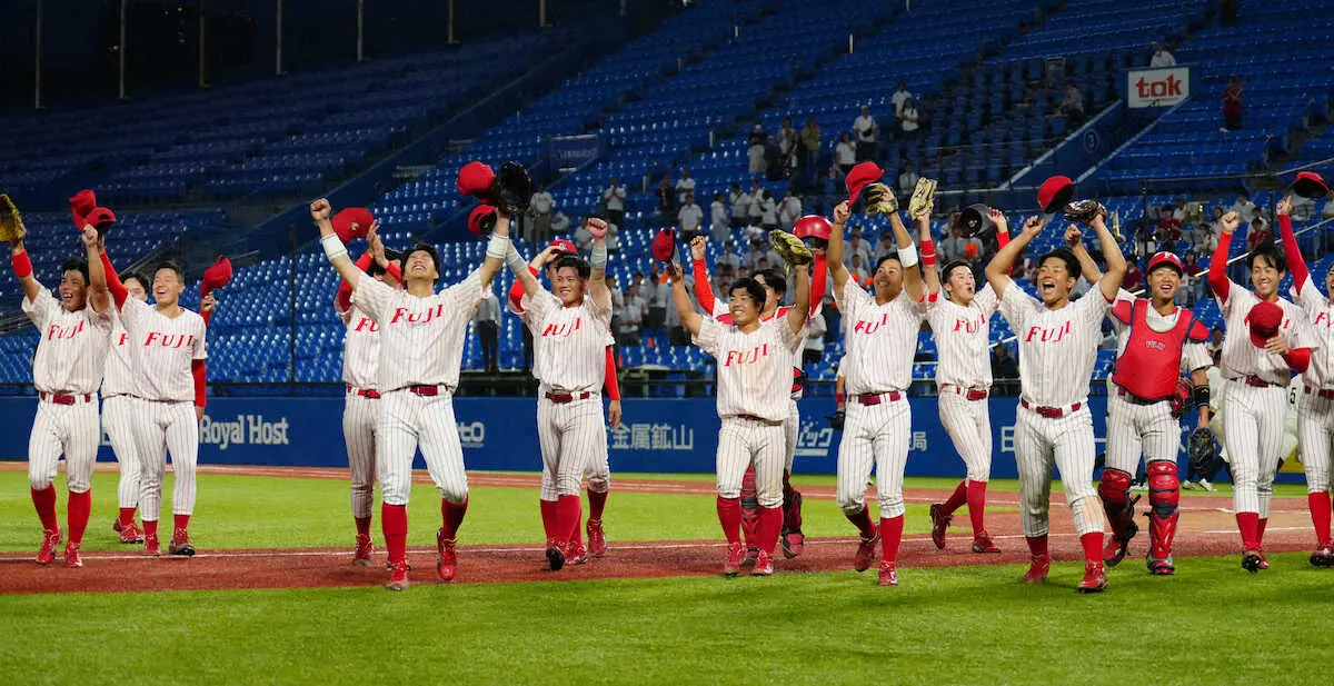 【画像・写真】富士大　昨年のリベンジ！大商大に快勝し14年ぶり4強　佐々木が快打で勝利に貢献