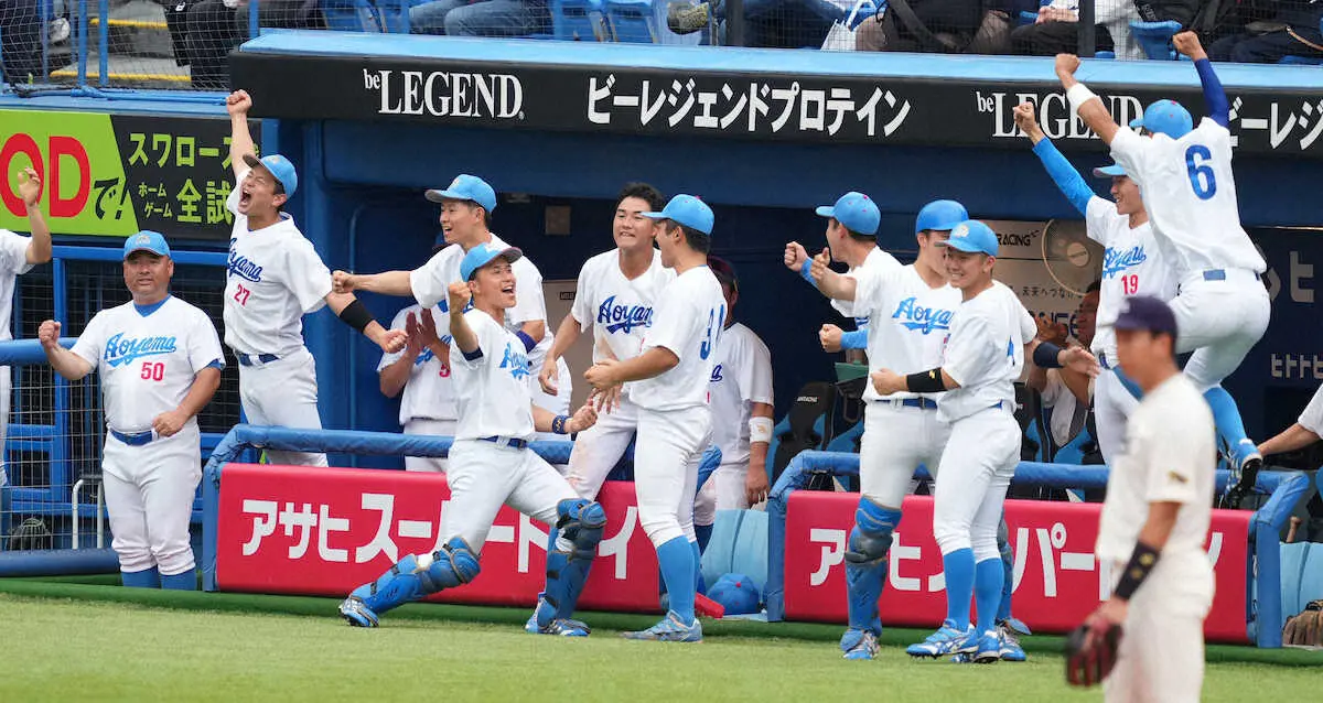 【画像・写真】青学大が18年ぶり5度目の優勝　黄金時代復活させた安藤監督「本当に頼りになる仲間たち」