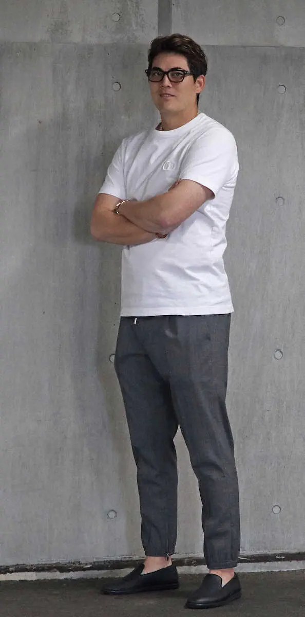 【画像・写真】広島・九里　1メートル87の長身右腕　夏のシンプルコーデ　着こなしのポイントは…