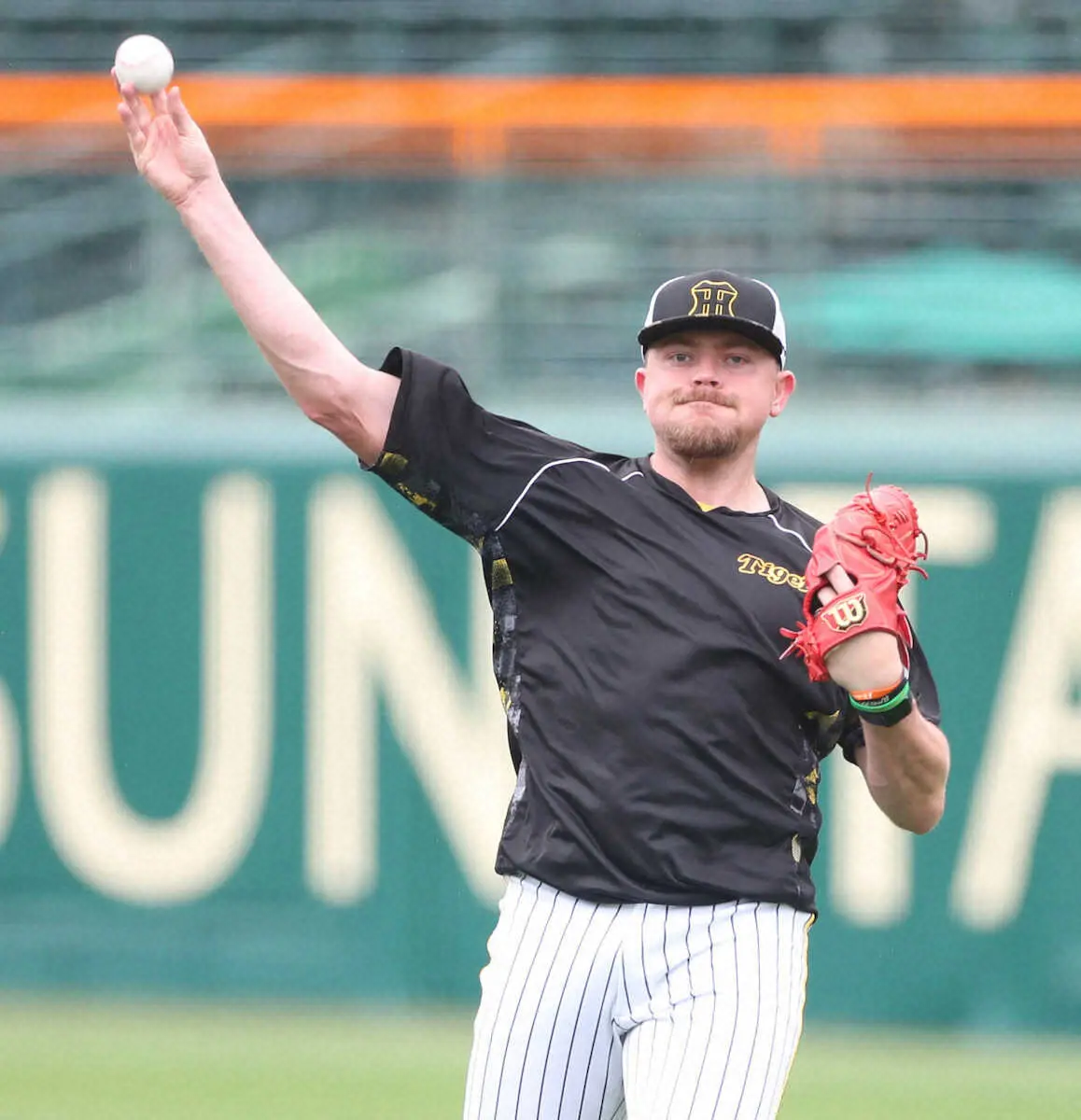 【画像・写真】阪神・ビーズリー　メッセ再来や　16日来日初先発「問題ない」　先発転向大成功の先輩に続け　