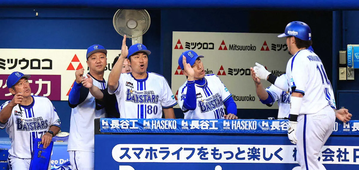 【画像・写真】ハマスタのボールボーイの“守備”がうますぎる！「ナイスキャッチ」「熱盛」　解説の石川雄洋氏も絶賛