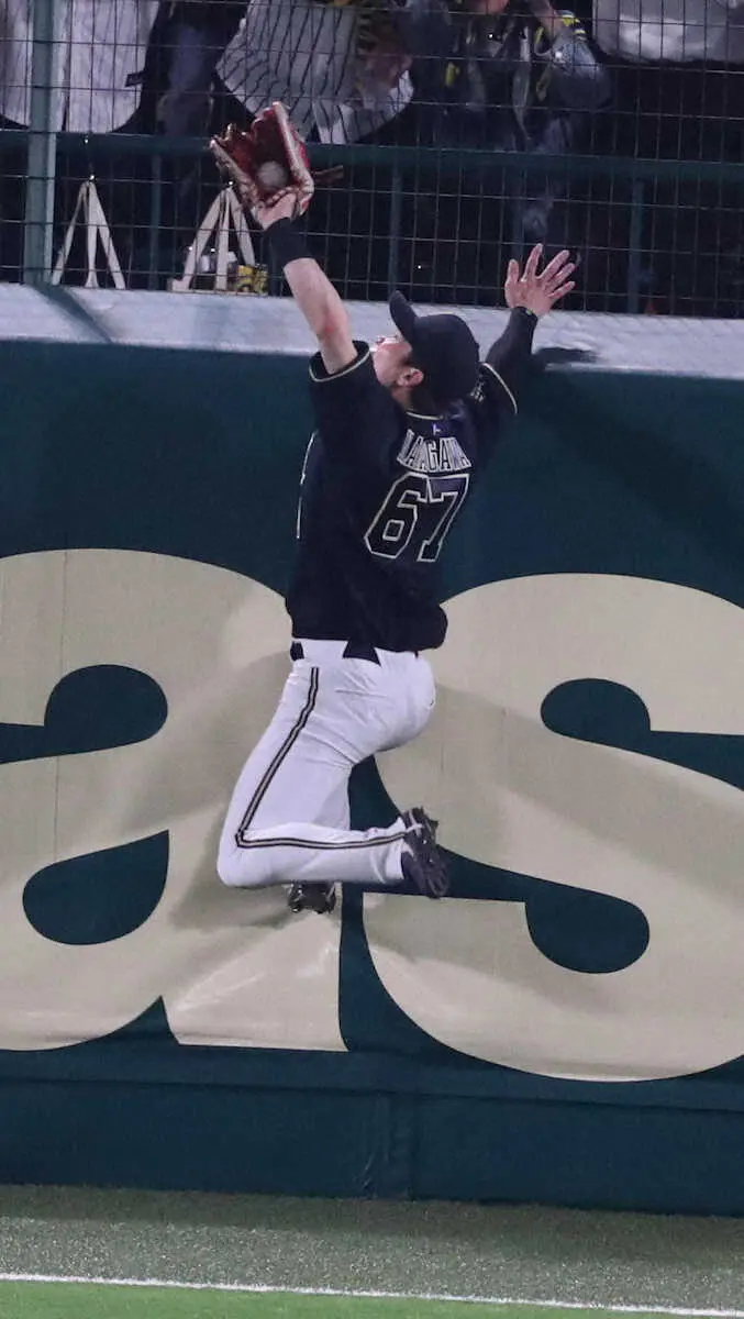 【画像・写真】オリックス・中川圭　東洋大後輩の阪神・村上撃ち決勝打　「凄い投手だと改めて打席で感じた」