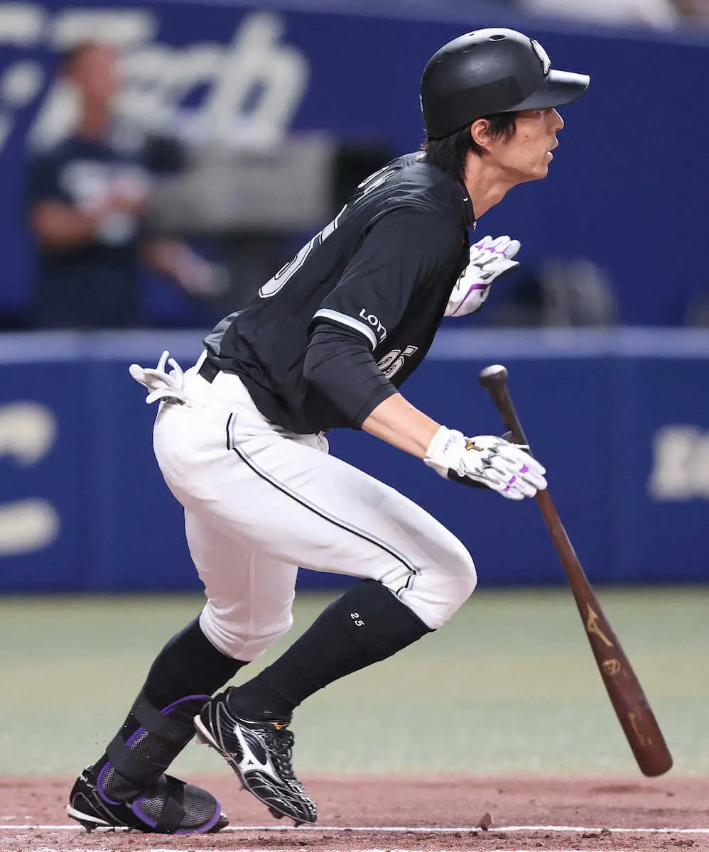 【画像・写真】ロッテ岡が先制の中前適時打　チーム15イニングぶりの得点を叩き出し「絶対に先制点を取るつもりだった」