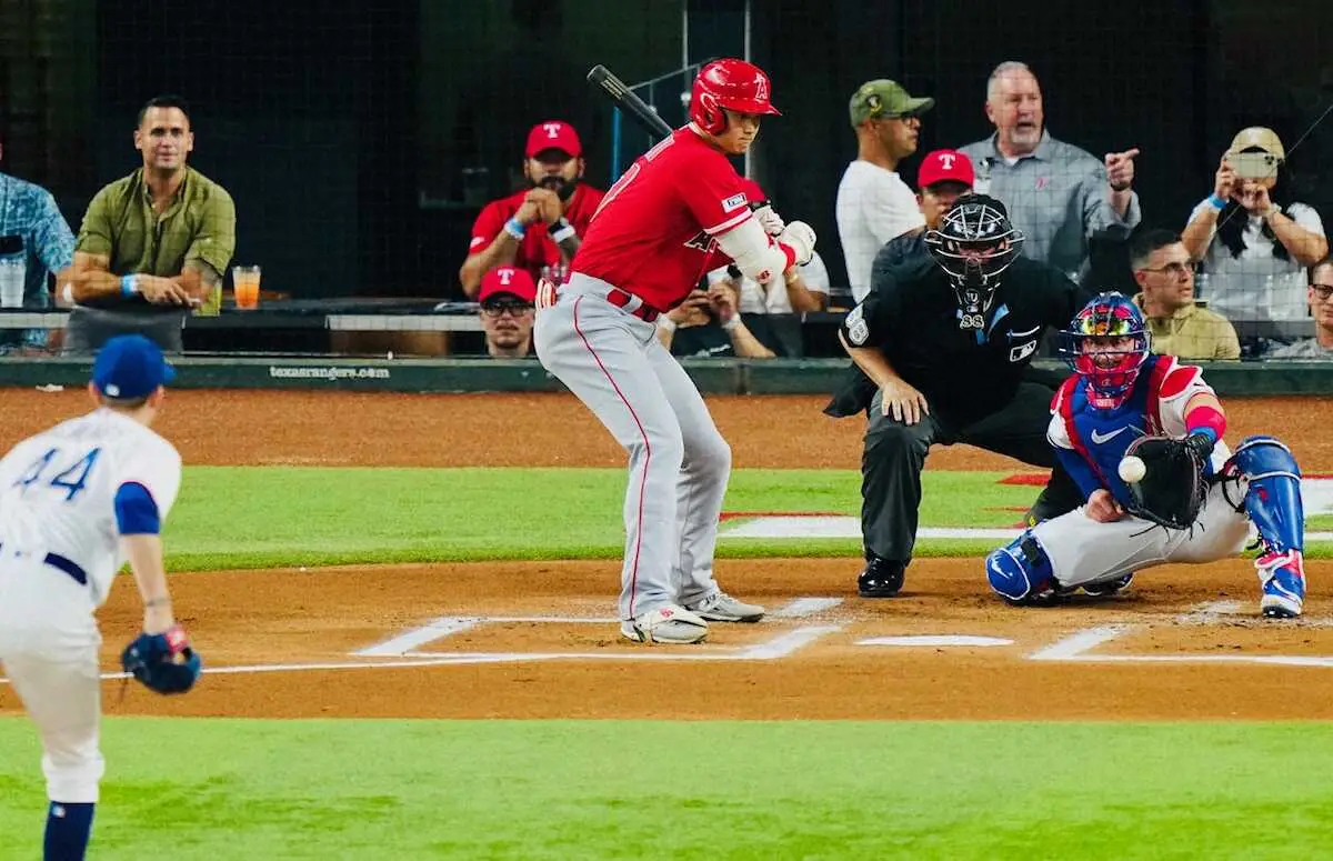 【画像・写真】大谷翔平　7打席連続出塁マーク！初回に1球も振らずに四球で出塁、第3打席は左前打で11戦連続安打