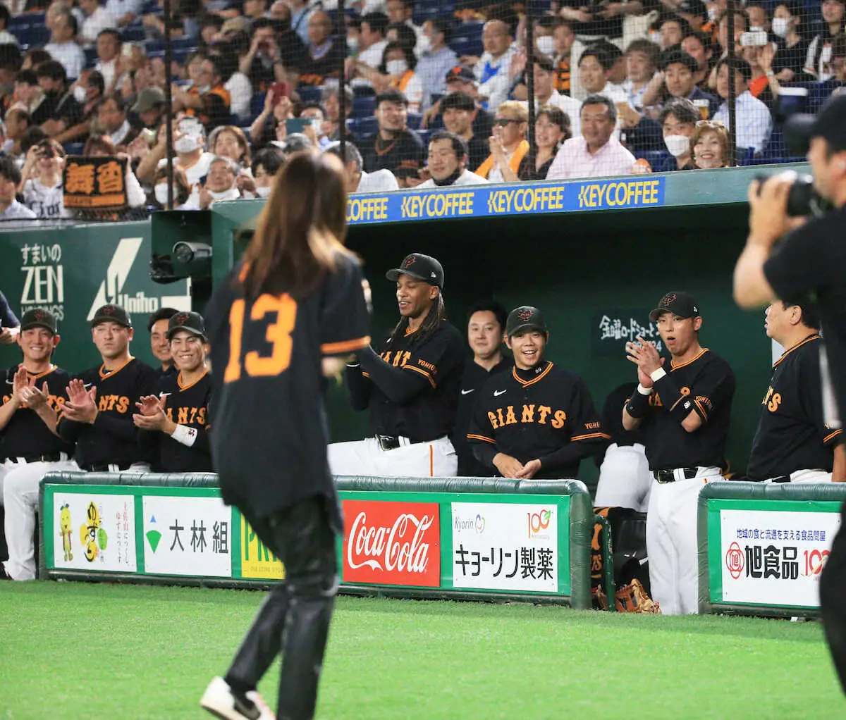 【画像・写真】山本舞香　超ストライク始球式に興奮「足が震えてる…緊張してたんだよ。すごく」自己採点は「100点」