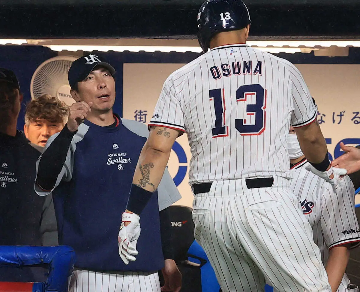 【画像・写真】ヤクルト二転三転“四転”荒れた雨の神宮今季最長試合でガックリ3連敗…延長10回、清水無念2失点