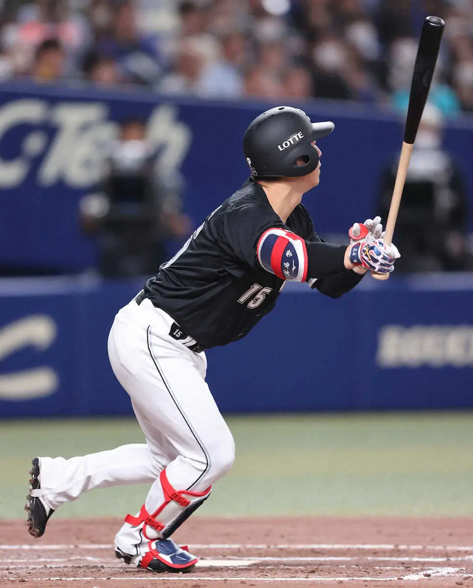【画像・写真】ロッテ美馬が4年ぶり安打　プロ初安打ではないのにボールが戻ってきて「せっかくなのでもらいました」