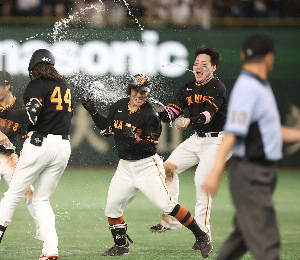【画像・写真】巨人・梶谷　移籍後初サヨナラ打　交流戦単独首位!優勝に向けラストスパート