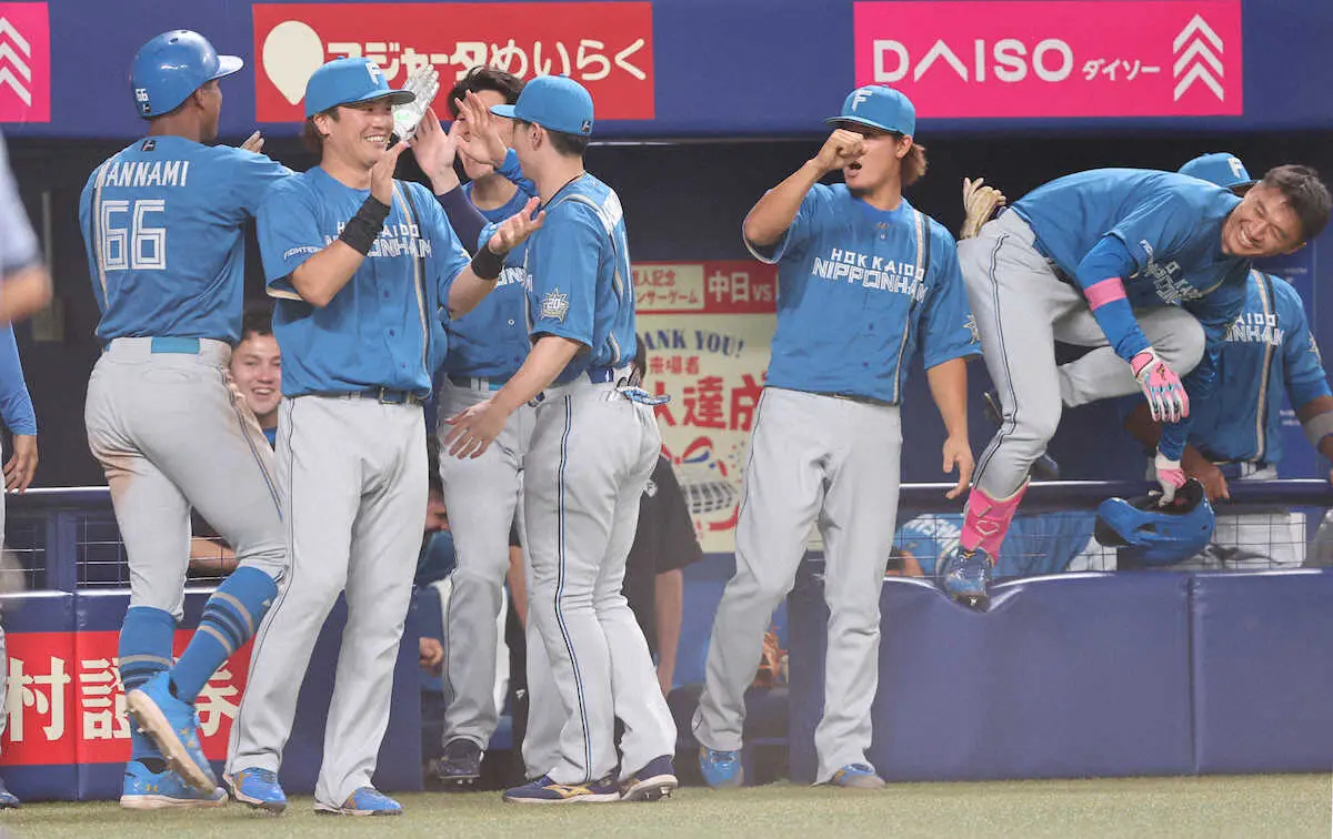 【画像・写真】日本ハム新庄采配決まった！　一、三塁の“足攻”で勝ち越し点奪う