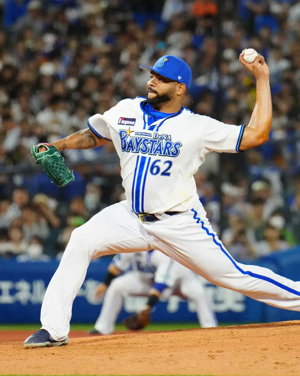 【画像・写真】＜D・ロ＞DeNA3番手のエスコバー（撮影・島崎忠彦）