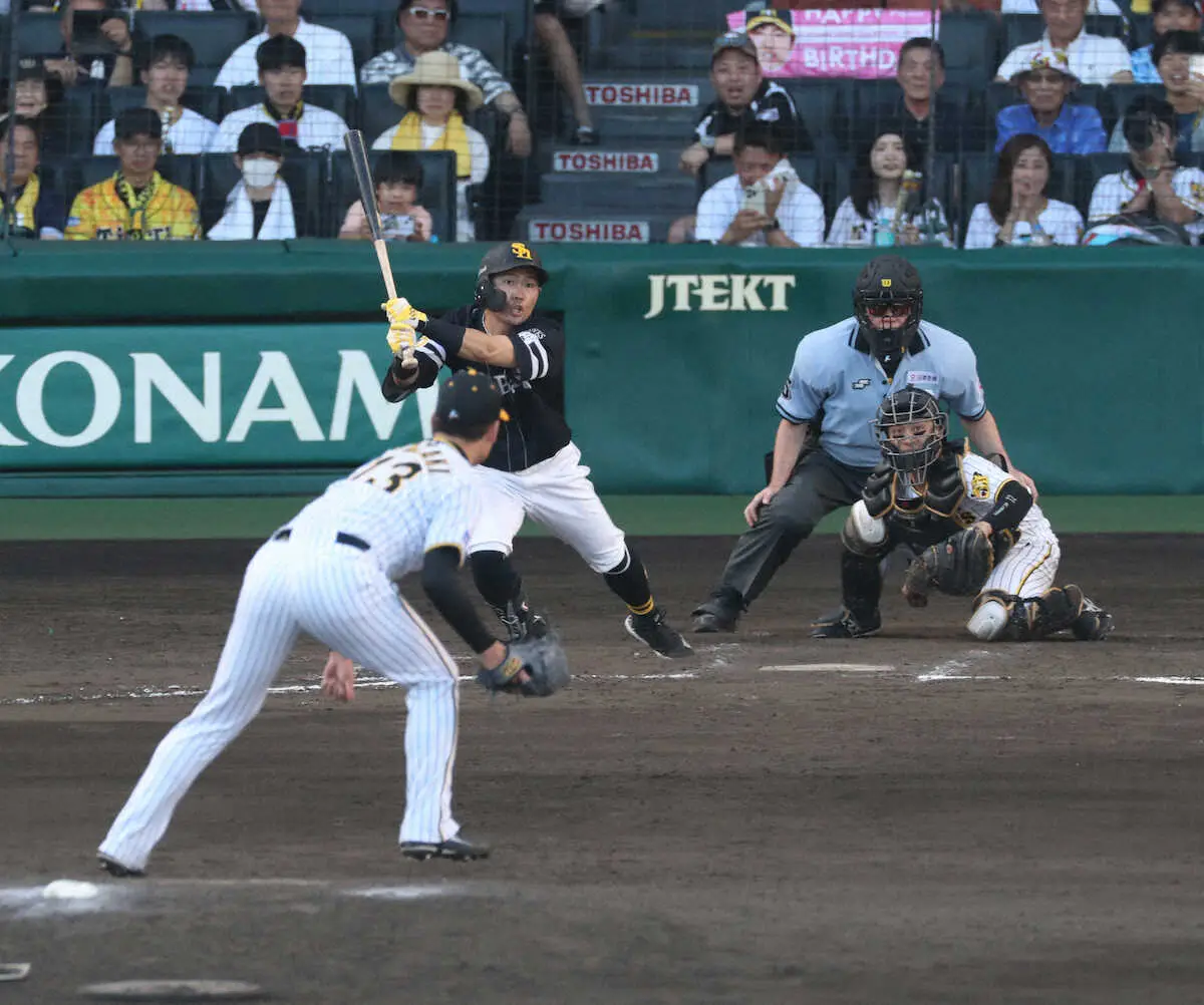 【画像・写真】阪神、痛恨…代役守護神・岩崎が9回に逆転許す　あぁ、あと1死、あと1球　大竹の12球団制覇星も消滅