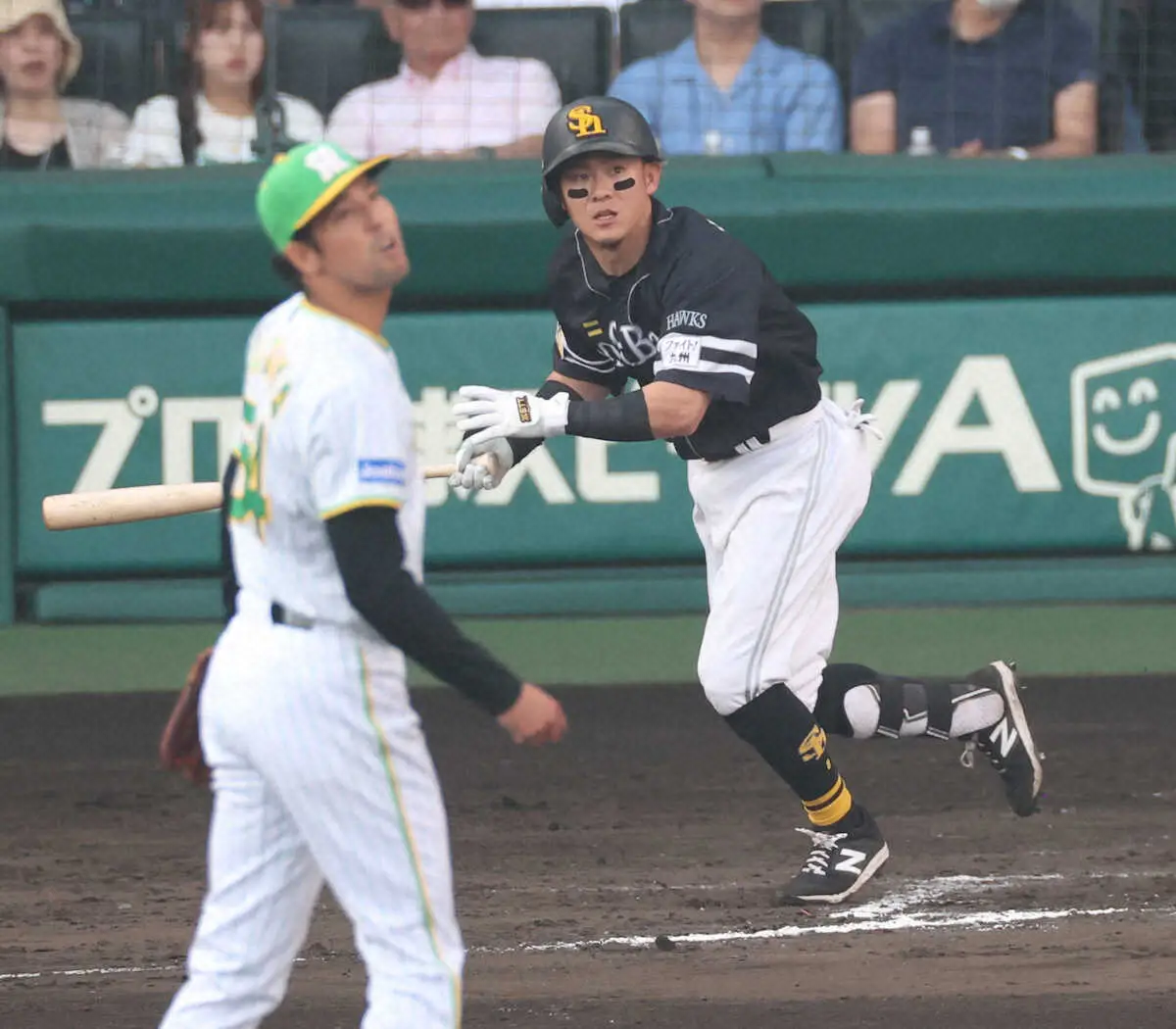 【画像・写真】ソフトB・牧原大　怒りの決勝打　ストライク判定に不満も「気持ち一本」7回一挙5点の火付け