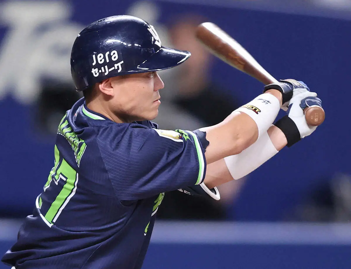 【画像・写真】ヤクルト　中村が中日戦を欠場　前日の守備で打球を右手親指に当てる　高津監督「抹消はしないです」