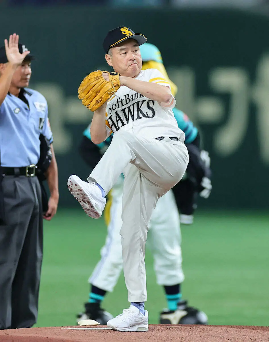 【画像・写真】【隠しマイク】ソフトB孫オーナー　背番「68」の理由聞かれ「僕のゴルフの生涯のベストスコア」