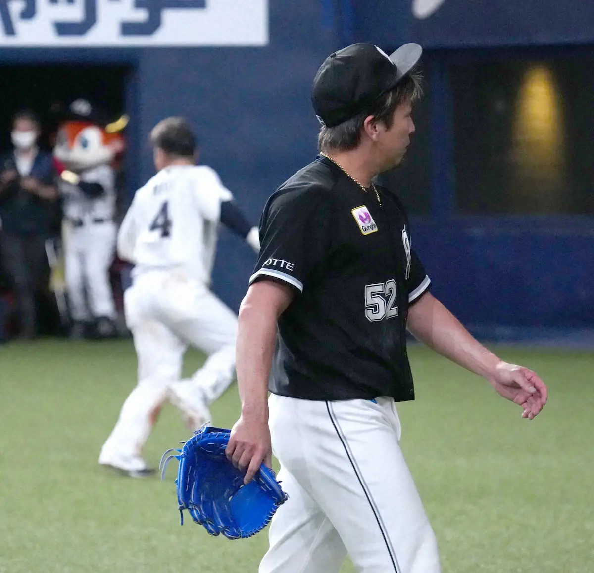 【画像・写真】＜オ・ロ＞9回、森にサヨナラ弾浴びた益田（撮影・長久保　豊）
