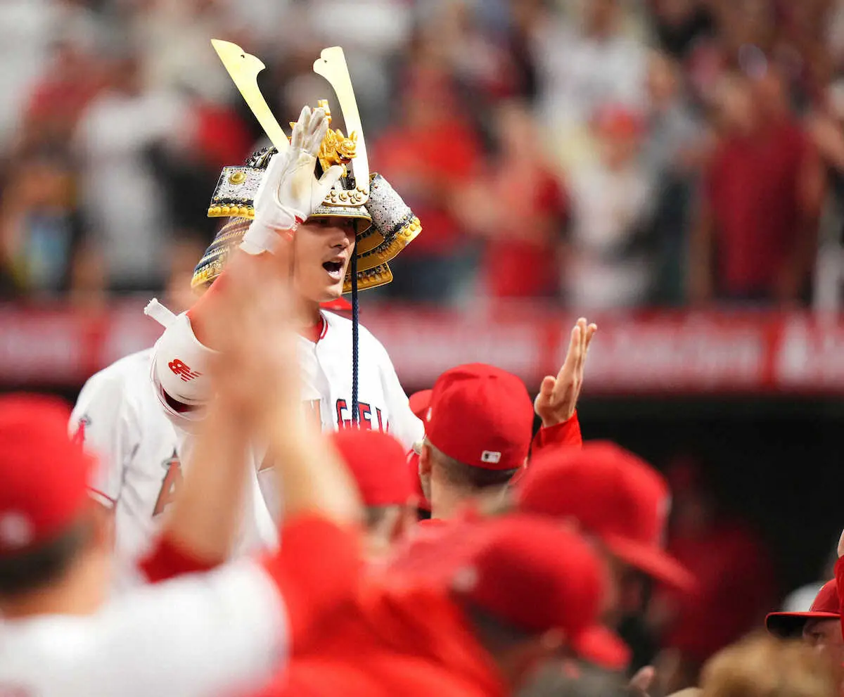 【画像・写真】凄すぎる大谷翔平　“兜スルー”27号のち“兜弾”28号！！投げては6回1/3を1失点10奪三振
