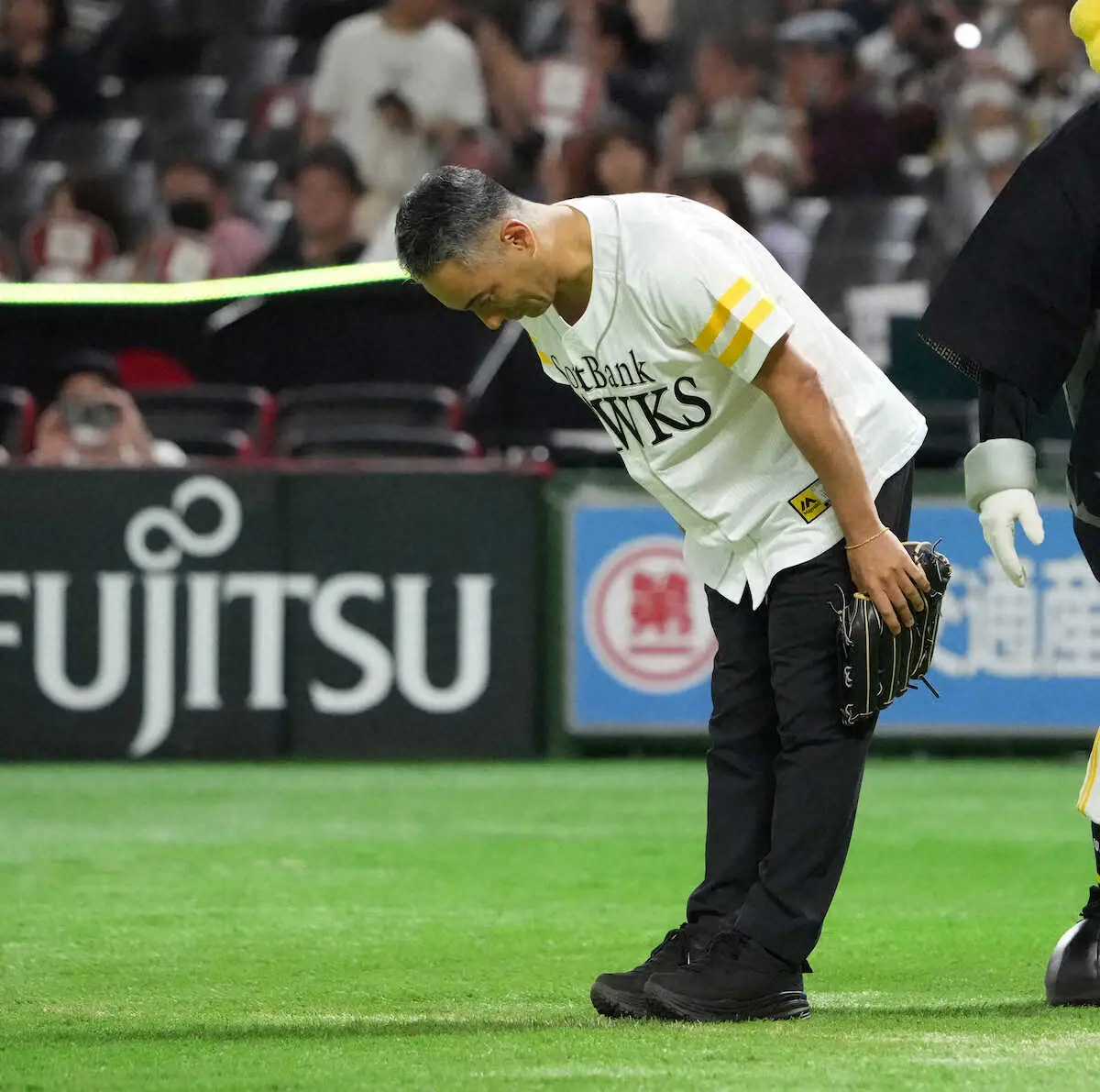 【画像・写真】市川團十郎　楽天－ソフトバンク戦で始球式　ノーバン投球で場内大歓声　牧原の助言に感謝